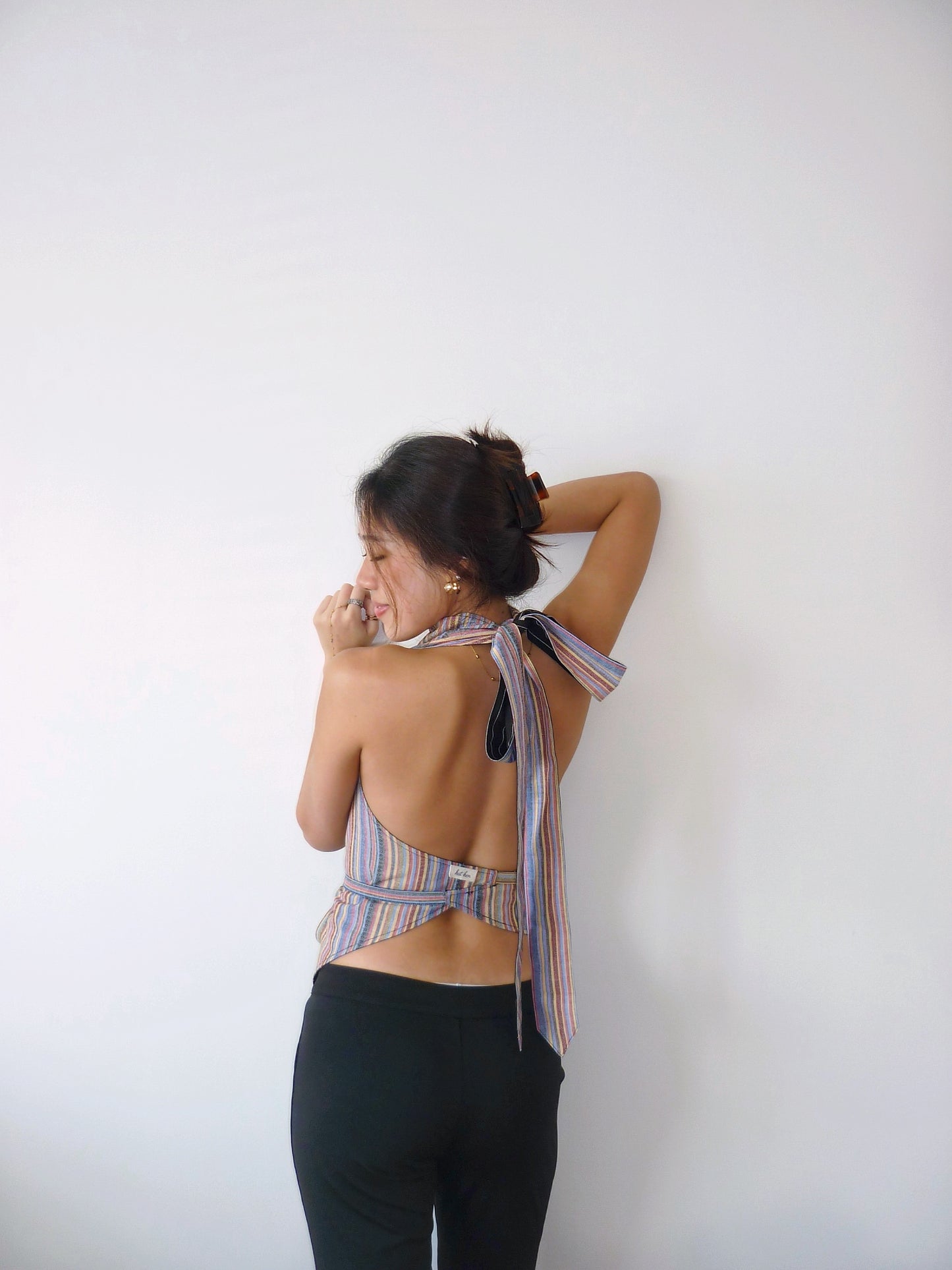 Apron halter