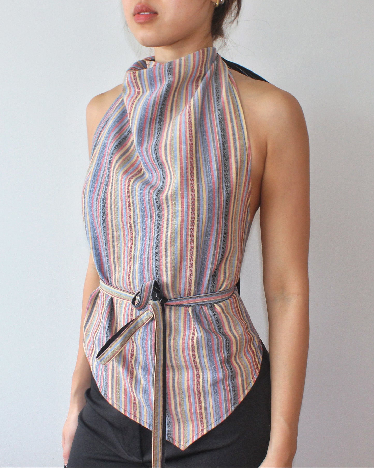 Apron halter